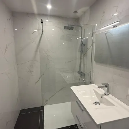 New 2-room Ac & Private Garden * Nizza